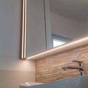 Spiegel mit Hochglanzkante